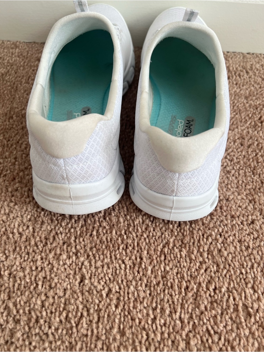 Skechers Women’s White Glide-Step Slip-On Sneaker 9 - Picture 6 of 9